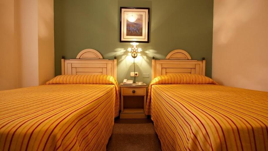 Hotel Los Bartolos Alhama de Murcia Ruang foto